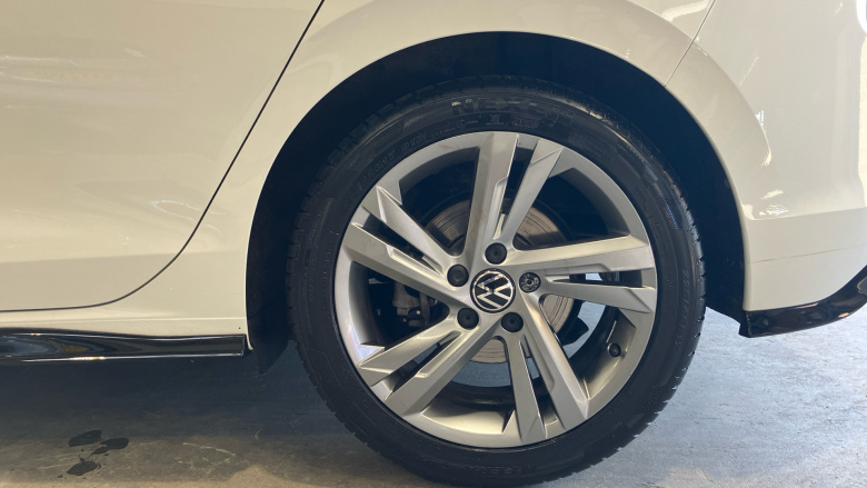 Volkswagen Golf 1.5 eTSI 150 R-Line 5dr DSG Petrol Hatchback